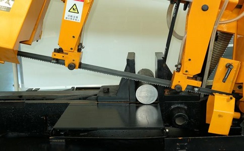 雷州数控带锯床自动送料精度会出现偏差吗？